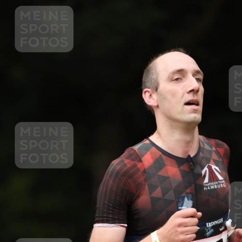 30.08.2026 - Elbe Triathlon Hamburg Antke Förster http://msf.ph/oto/10096105 30.08.2026 10:11:36 Laufen 18, 00, 1, 221 meine-sportfotos.de