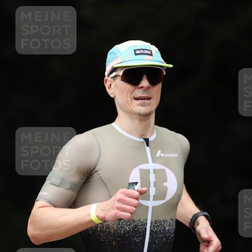 30.08.2026 - Elbe Triathlon Hamburg Antke Förster http://msf.ph/oto/10096121 30.08.2026 10:11:48 Laufen 8, 00, 1, 220 meine-sportfotos.de