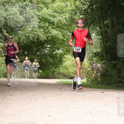 30.08.2026 - Elbe Triathlon Hamburg Antke Förster http://msf.ph/oto/10096124 30.08.2026 10:16:33 Laufen 38, 282 meine-sportfotos.de