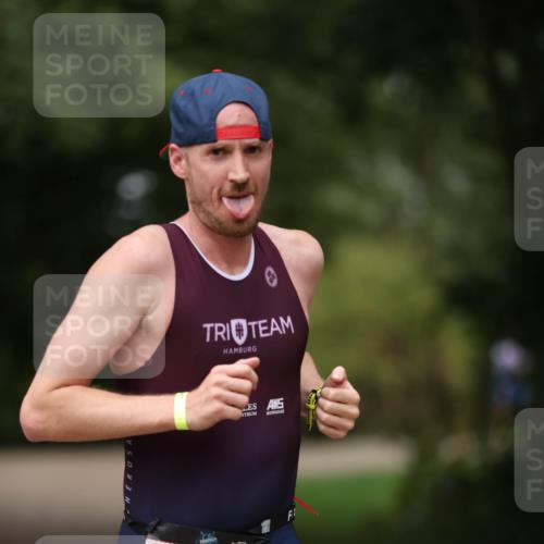 30.08.2026 - Elbe Triathlon Hamburg Antke Förster http://msf.ph/oto/10096125 30.08.2026 10:11:49 Laufen 206 meine-sportfotos.de