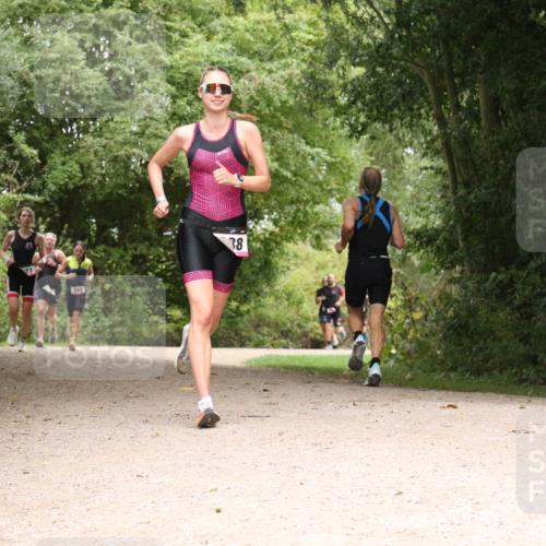 30.08.2026 - Elbe Triathlon Hamburg Antke Förster http://msf.ph/oto/10096130 30.08.2026 10:16:35 Laufen 360, 38 meine-sportfotos.de