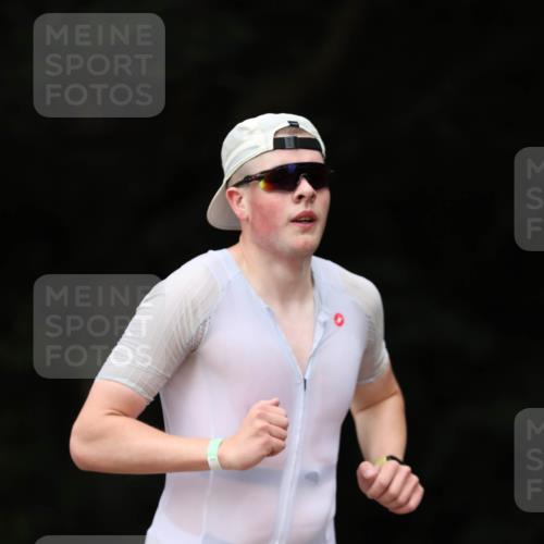 30.08.2026 - Elbe Triathlon Hamburg Antke Förster http://msf.ph/oto/10096147 30.08.2026 10:12:07 Laufen 412 meine-sportfotos.de