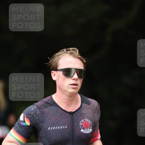 30.08.2026 - Elbe Triathlon Hamburg Antke Förster http://msf.ph/oto/10096157 30.08.2026 10:12:24 Laufen 321, 1910 meine-sportfotos.de