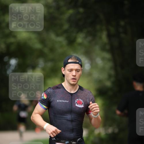 30.08.2026 - Elbe Triathlon Hamburg Antke Förster http://msf.ph/oto/10096163 30.08.2026 10:12:32 Laufen 232 meine-sportfotos.de