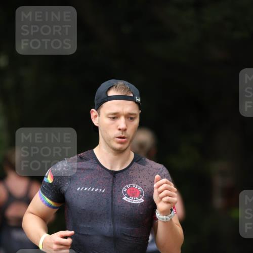 30.08.2026 - Elbe Triathlon Hamburg Antke Förster http://msf.ph/oto/10096165 30.08.2026 10:12:33 Laufen 232, 910 meine-sportfotos.de