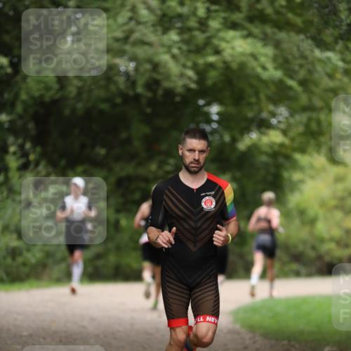 30.08.2026 - Elbe Triathlon Hamburg Antke Förster http://msf.ph/oto/10096169 30.08.2026 10:12:40 Laufen  meine-sportfotos.de
