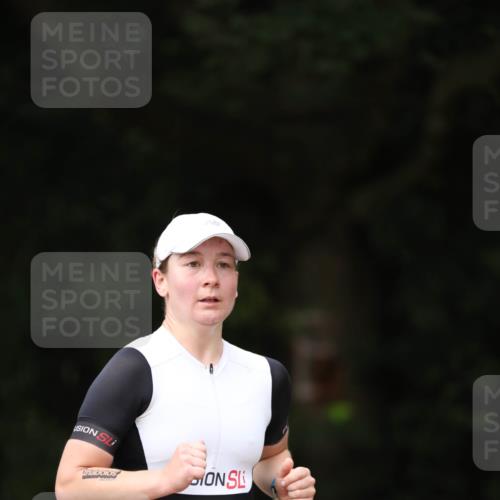 30.08.2026 - Elbe Triathlon Hamburg Antke Förster http://msf.ph/oto/10096185 30.08.2026 10:12:49 Laufen  meine-sportfotos.de