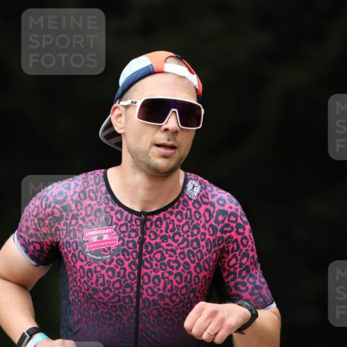 30.08.2026 - Elbe Triathlon Hamburg Antke Förster http://msf.ph/oto/10096197 30.08.2026 10:12:57 Laufen 00, 53, 33, 100, 302 meine-sportfotos.de