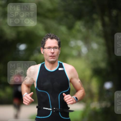 30.08.2026 - Elbe Triathlon Hamburg Antke Förster http://msf.ph/oto/10096203 30.08.2026 10:13:04 Laufen  meine-sportfotos.de