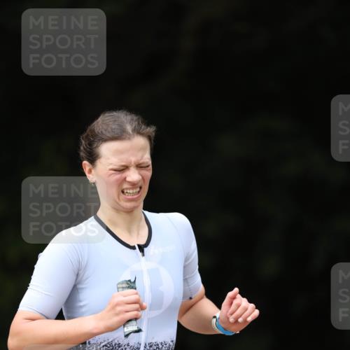 30.08.2026 - Elbe Triathlon Hamburg Antke Förster http://msf.ph/oto/10096221 30.08.2026 10:13:22 Laufen 70, 3 meine-sportfotos.de