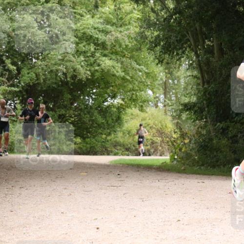 30.08.2026 - Elbe Triathlon Hamburg Antke Förster http://msf.ph/oto/10096232 30.08.2026 10:17:47 Laufen 330 meine-sportfotos.de