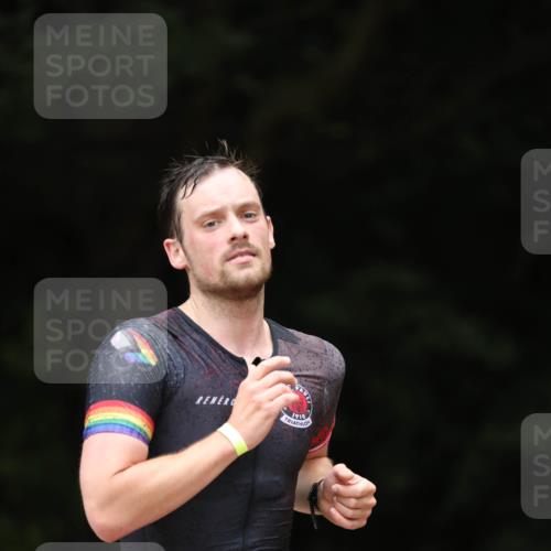 30.08.2026 - Elbe Triathlon Hamburg Antke Förster http://msf.ph/oto/10096287 30.08.2026 10:14:59 Laufen 1910, 230 meine-sportfotos.de