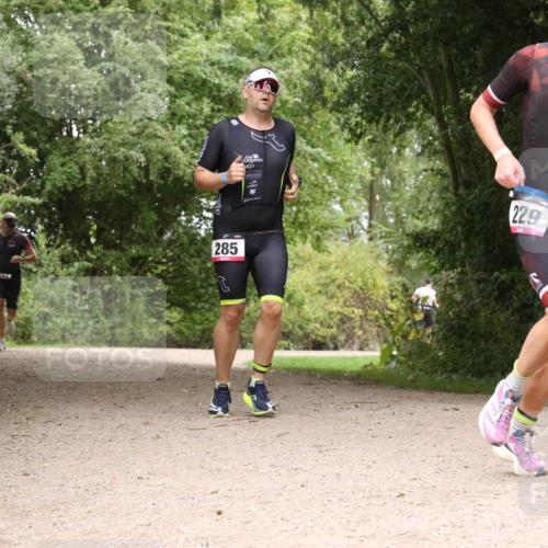 30.08.2026 - Elbe Triathlon Hamburg Antke Förster http://msf.ph/oto/10096296 30.08.2026 10:19:02 Laufen 285, 229 meine-sportfotos.de
