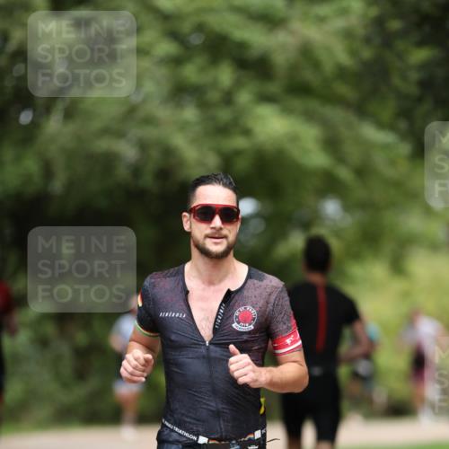 30.08.2026 - Elbe Triathlon Hamburg Antke Förster http://msf.ph/oto/10096297 30.08.2026 10:15:10 Laufen 1910, 392 meine-sportfotos.de