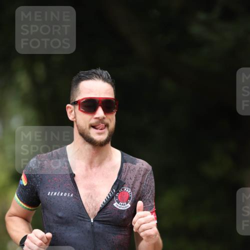 30.08.2026 - Elbe Triathlon Hamburg Antke Förster http://msf.ph/oto/10096301 30.08.2026 10:15:11 Laufen 1910, 192 meine-sportfotos.de