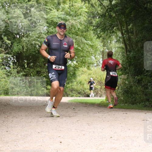 30.08.2026 - Elbe Triathlon Hamburg Antke Förster http://msf.ph/oto/10096304 30.08.2026 10:19:08 Laufen 293, 346 meine-sportfotos.de