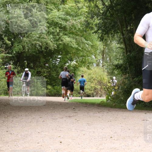 30.08.2026 - Elbe Triathlon Hamburg Antke Förster http://msf.ph/oto/10096334 30.08.2026 10:19:48 Laufen  meine-sportfotos.de