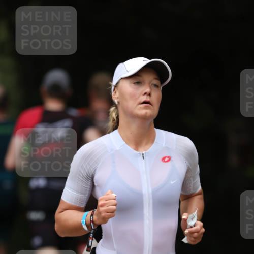 30.08.2026 - Elbe Triathlon Hamburg Antke Förster http://msf.ph/oto/10096353 30.08.2026 10:15:40 Laufen  meine-sportfotos.de