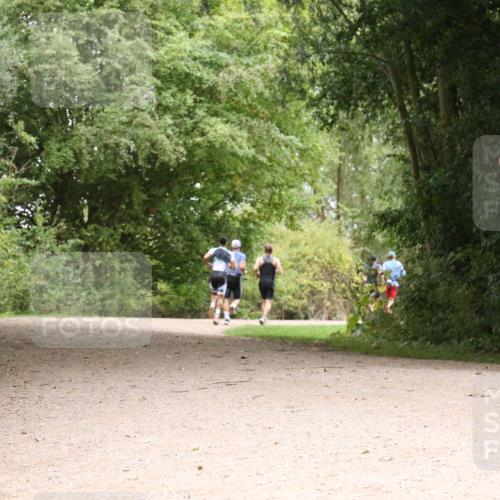 30.08.2026 - Elbe Triathlon Hamburg Antke Förster http://msf.ph/oto/10096360 30.08.2026 10:20:07 Laufen 1910, 2 meine-sportfotos.de