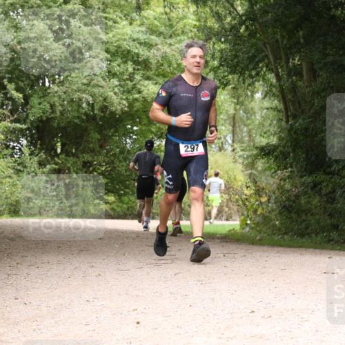 30.08.2026 - Elbe Triathlon Hamburg Antke Förster http://msf.ph/oto/10096376 30.08.2026 10:20:46 Laufen 297 meine-sportfotos.de