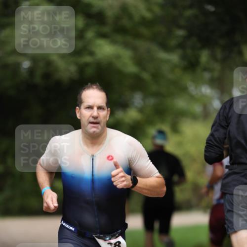30.08.2026 - Elbe Triathlon Hamburg Antke Förster http://msf.ph/oto/10096379 30.08.2026 10:16:02 Laufen 8 meine-sportfotos.de