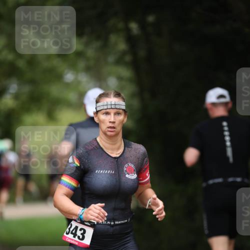 30.08.2026 - Elbe Triathlon Hamburg Antke Förster http://msf.ph/oto/10096389 30.08.2026 10:16:11 Laufen 1910, 343 meine-sportfotos.de
