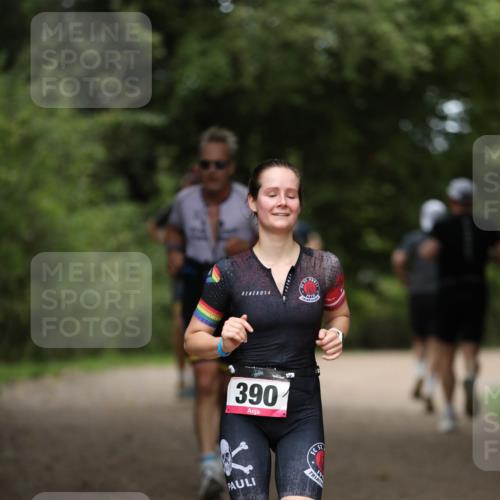 30.08.2026 - Elbe Triathlon Hamburg Antke Förster http://msf.ph/oto/10096397 30.08.2026 10:16:16 Laufen 390 meine-sportfotos.de