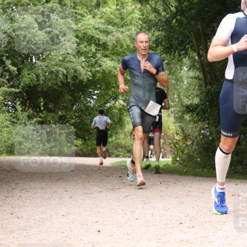 30.08.2026 - Elbe Triathlon Hamburg Antke Förster http://msf.ph/oto/10096398 30.08.2026 10:21:16 Laufen  meine-sportfotos.de
