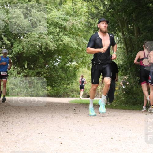 30.08.2026 - Elbe Triathlon Hamburg Antke Förster http://msf.ph/oto/10096410 30.08.2026 10:21:27 Laufen 260 meine-sportfotos.de