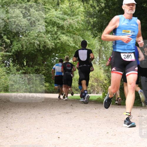 30.08.2026 - Elbe Triathlon Hamburg Antke Förster http://msf.ph/oto/10096420 30.08.2026 10:21:32 Laufen 211, 260 meine-sportfotos.de