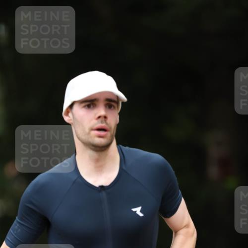 30.08.2026 - Elbe Triathlon Hamburg Antke Förster http://msf.ph/oto/10096421 30.08.2026 10:16:25 Laufen 504 meine-sportfotos.de
