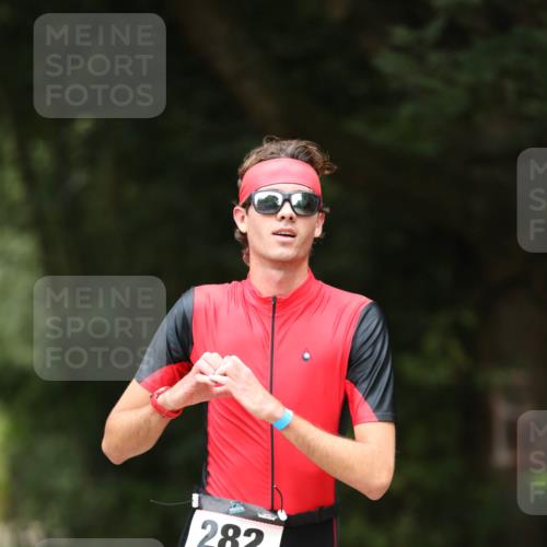30.08.2026 - Elbe Triathlon Hamburg Antke Förster http://msf.ph/oto/10096431 30.08.2026 10:16:34 Laufen 282 meine-sportfotos.de
