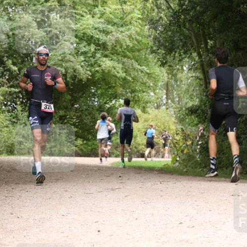 30.08.2026 - Elbe Triathlon Hamburg Antke Förster http://msf.ph/oto/10096438 30.08.2026 10:22:02 Laufen 320 meine-sportfotos.de
