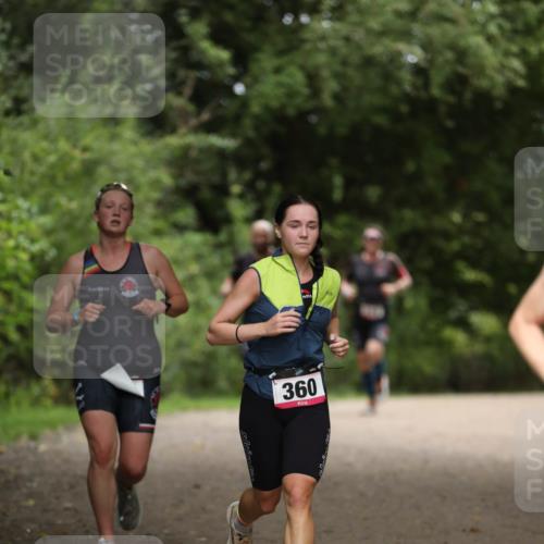 30.08.2026 - Elbe Triathlon Hamburg Antke Förster http://msf.ph/oto/10096445 30.08.2026 10:16:40 Laufen 360 meine-sportfotos.de
