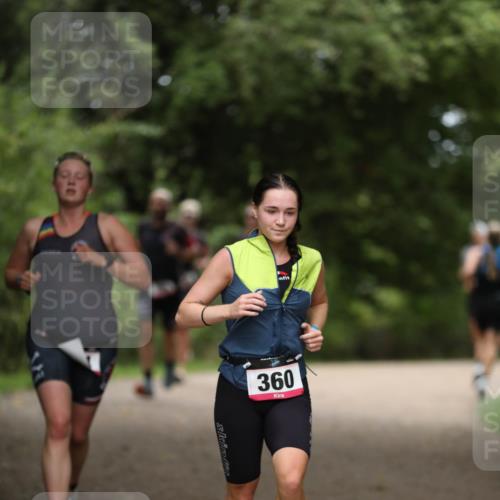 30.08.2026 - Elbe Triathlon Hamburg Antke Förster http://msf.ph/oto/10096447 30.08.2026 10:16:41 Laufen 360 meine-sportfotos.de