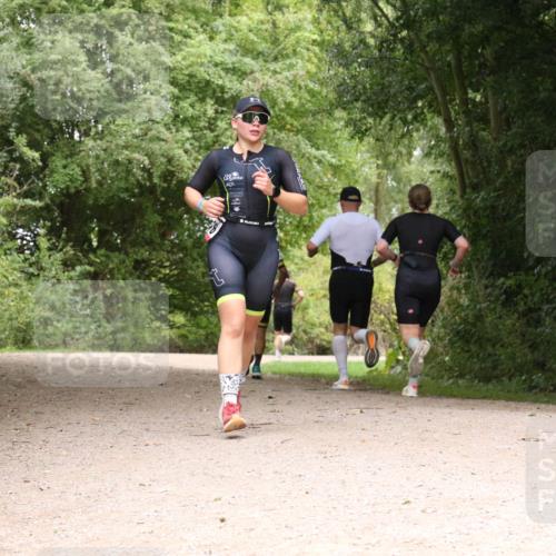 30.08.2026 - Elbe Triathlon Hamburg Antke Förster http://msf.ph/oto/10096462 30.08.2026 10:22:22 Laufen  meine-sportfotos.de