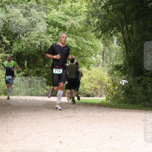 30.08.2026 - Elbe Triathlon Hamburg Antke Förster http://msf.ph/oto/10096472 30.08.2026 10:22:42 Laufen 544, 718 meine-sportfotos.de