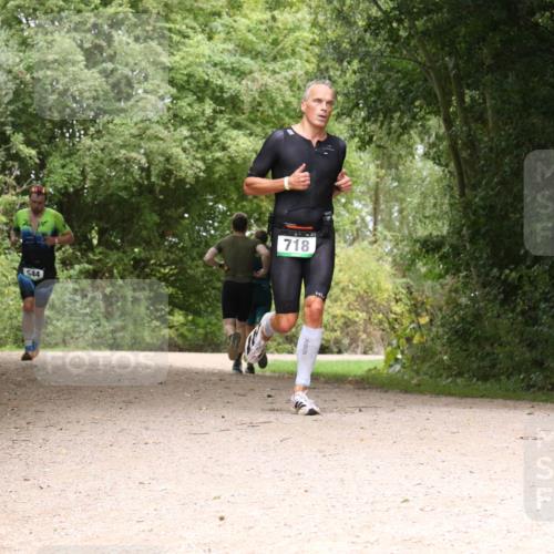 30.08.2026 - Elbe Triathlon Hamburg Antke Förster http://msf.ph/oto/10096474 30.08.2026 10:22:42 Laufen 544, 718 meine-sportfotos.de