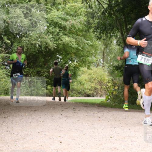 30.08.2026 - Elbe Triathlon Hamburg Antke Förster http://msf.ph/oto/10096476 30.08.2026 10:22:43 Laufen 544, 718 meine-sportfotos.de