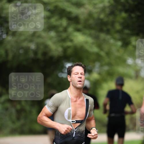 30.08.2026 - Elbe Triathlon Hamburg Antke Förster http://msf.ph/oto/10096503 30.08.2026 10:17:26 Laufen  meine-sportfotos.de