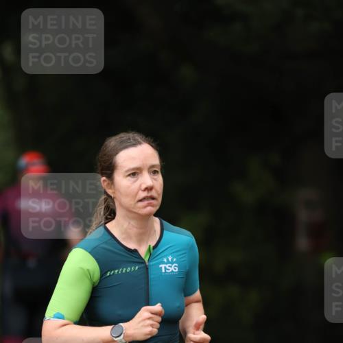 30.08.2026 - Elbe Triathlon Hamburg Antke Förster http://msf.ph/oto/10096511 30.08.2026 10:17:29 Laufen 354 meine-sportfotos.de