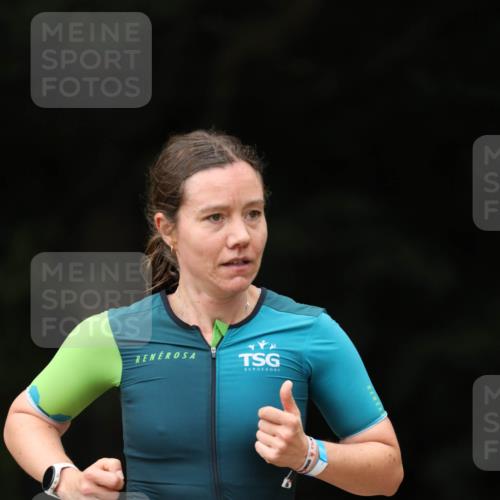 30.08.2026 - Elbe Triathlon Hamburg Antke Förster http://msf.ph/oto/10096513 30.08.2026 10:17:30 Laufen 354 meine-sportfotos.de
