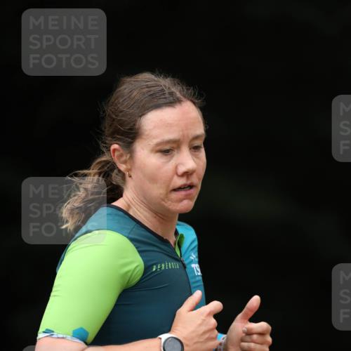 30.08.2026 - Elbe Triathlon Hamburg Antke Förster http://msf.ph/oto/10096515 30.08.2026 10:17:30 Laufen 354 meine-sportfotos.de