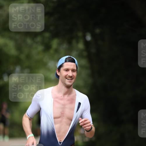 30.08.2026 - Elbe Triathlon Hamburg Antke Förster http://msf.ph/oto/10096521 30.08.2026 10:17:40 Laufen  meine-sportfotos.de