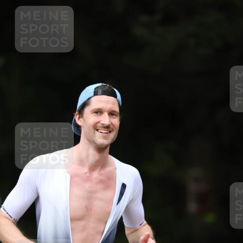 30.08.2026 - Elbe Triathlon Hamburg Antke Förster http://msf.ph/oto/10096523 30.08.2026 10:17:41 Laufen  meine-sportfotos.de