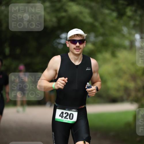 30.08.2026 - Elbe Triathlon Hamburg Antke Förster http://msf.ph/oto/10096527 30.08.2026 10:17:44 Laufen 420 meine-sportfotos.de