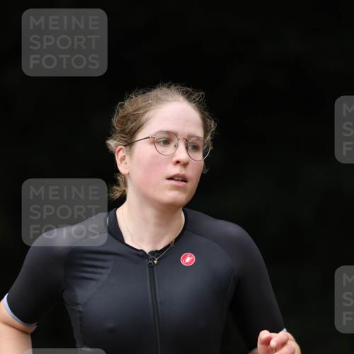 30.08.2026 - Elbe Triathlon Hamburg Antke Förster http://msf.ph/oto/10096539 30.08.2026 10:17:48 Laufen 330 meine-sportfotos.de