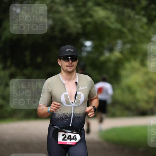 30.08.2026 - Elbe Triathlon Hamburg Antke Förster http://msf.ph/oto/10096559 30.08.2026 10:17:59 Laufen 244 meine-sportfotos.de