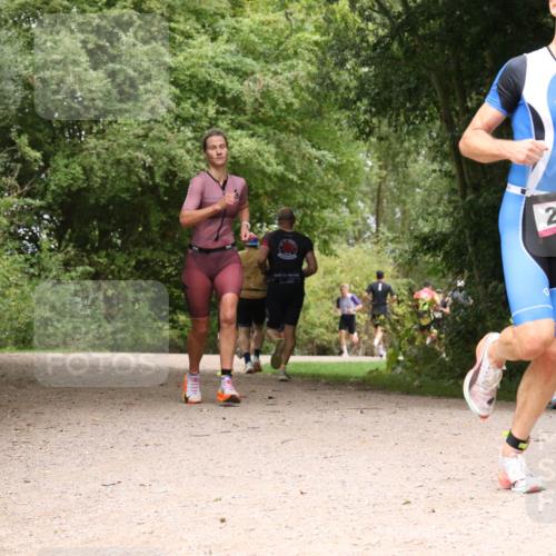 30.08.2026 - Elbe Triathlon Hamburg Antke Förster http://msf.ph/oto/10096568 30.08.2026 10:24:03 Laufen 288 meine-sportfotos.de