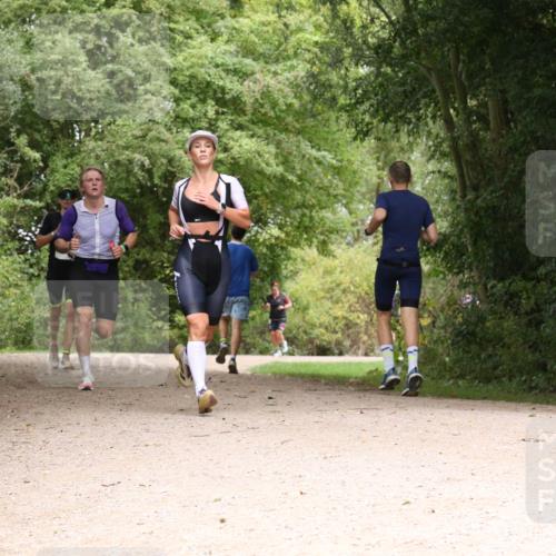 30.08.2026 - Elbe Triathlon Hamburg Antke Förster http://msf.ph/oto/10096582 30.08.2026 10:24:15 Laufen  meine-sportfotos.de